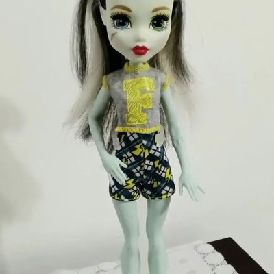 Boneca Monster High Frankie Stein School Spirit - G2 - Foto 2