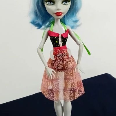 Boneca Monster High Ghoulia Yelps Skull Shores - Foto 2