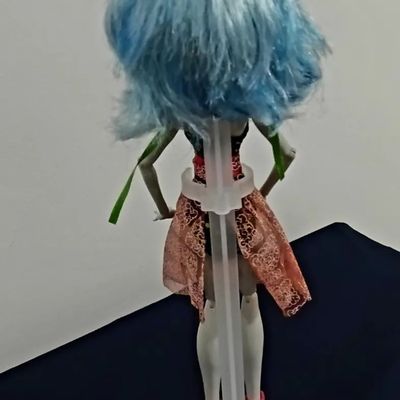 Boneca Monster High Ghoulia Yelps Skull Shores - Foto 3